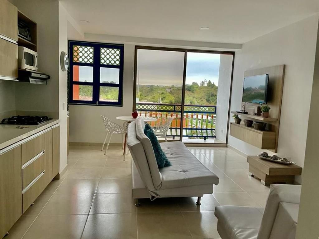 Apartamentos San Jose Vistal Al Lago, Cerca Del Parque. Guatape. מראה חיצוני תמונה