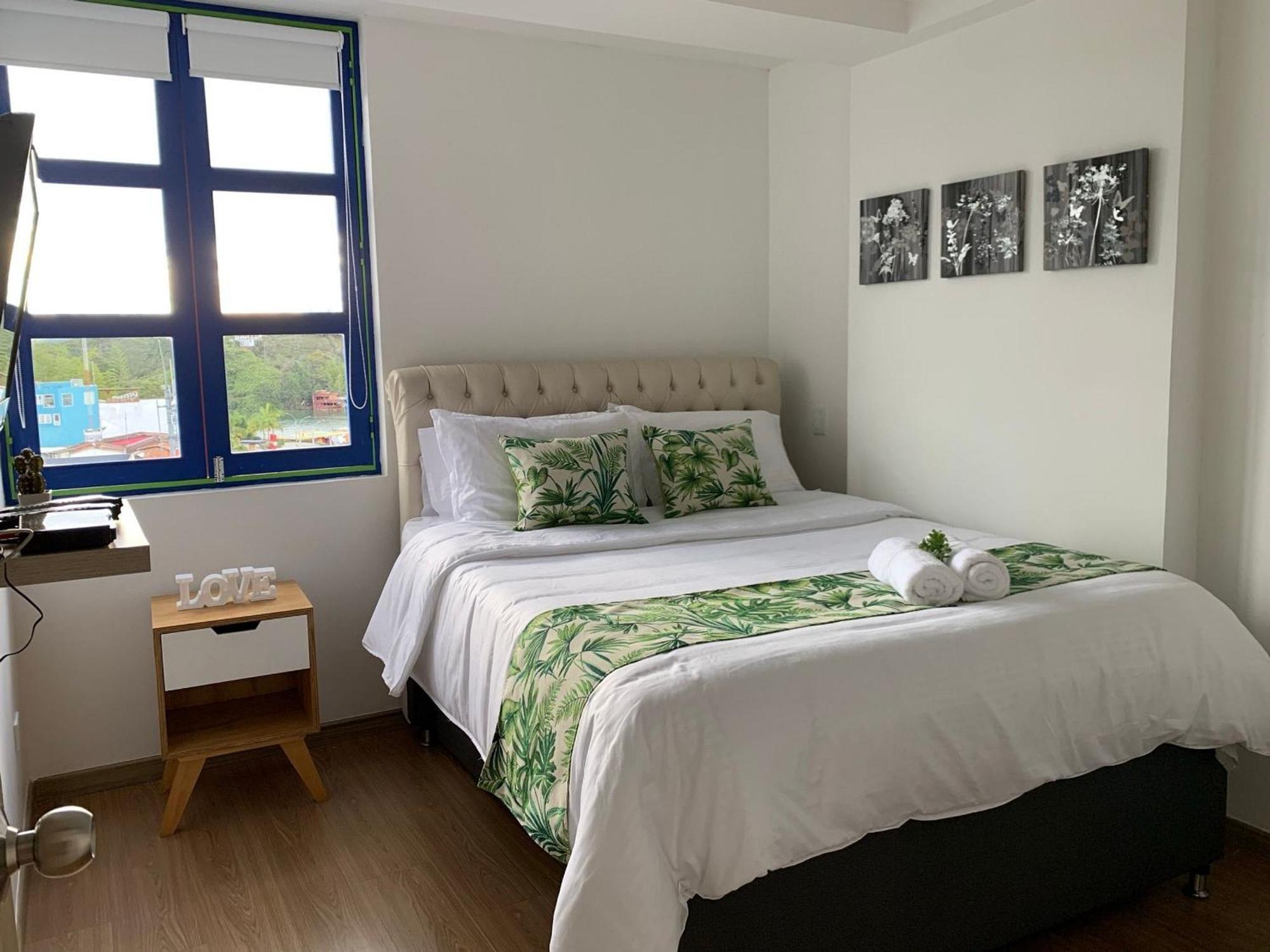 Apartamentos San Jose Vistal Al Lago, Cerca Del Parque. Guatape. מראה חיצוני תמונה