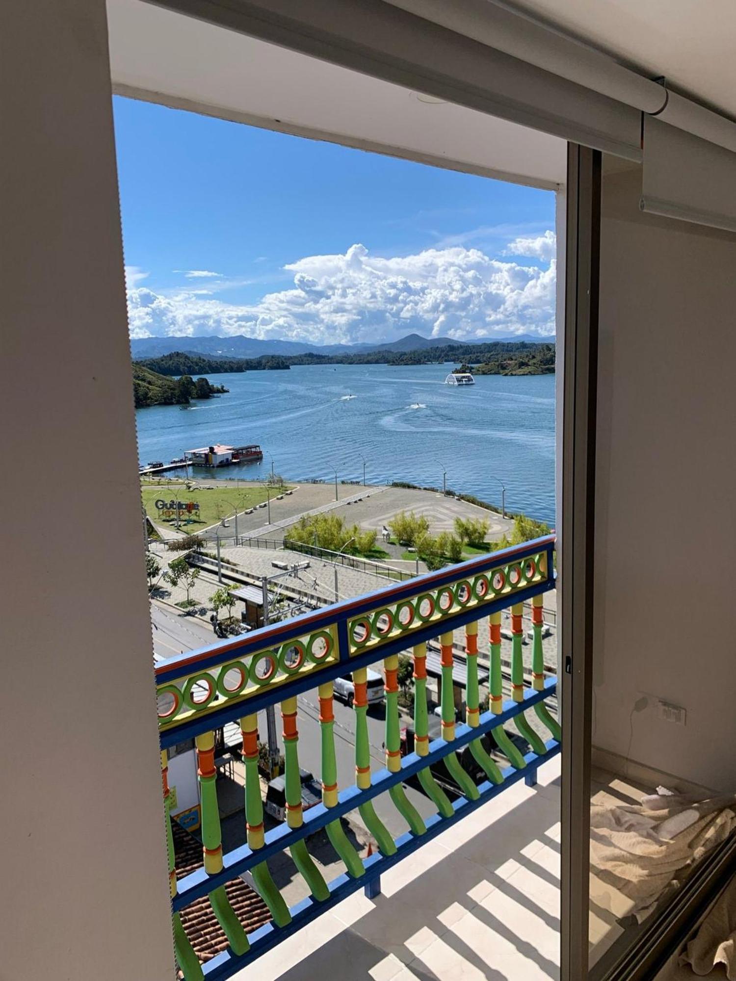 Apartamentos San Jose Vistal Al Lago, Cerca Del Parque. Guatape. מראה חיצוני תמונה